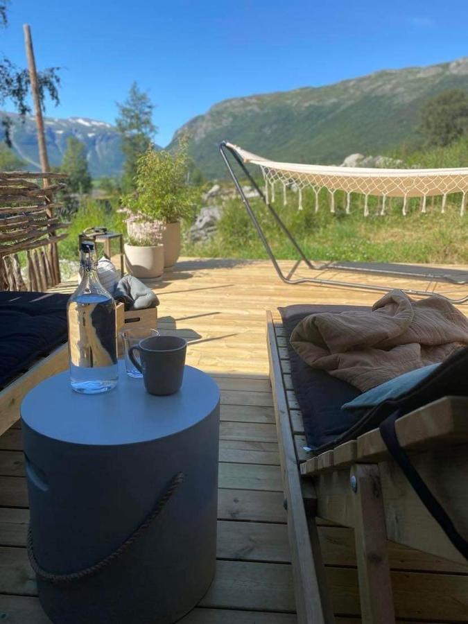 Sauefjoset - Idyllisk Gardstun Fra 1800-Tallet Шок Экстерьер фото